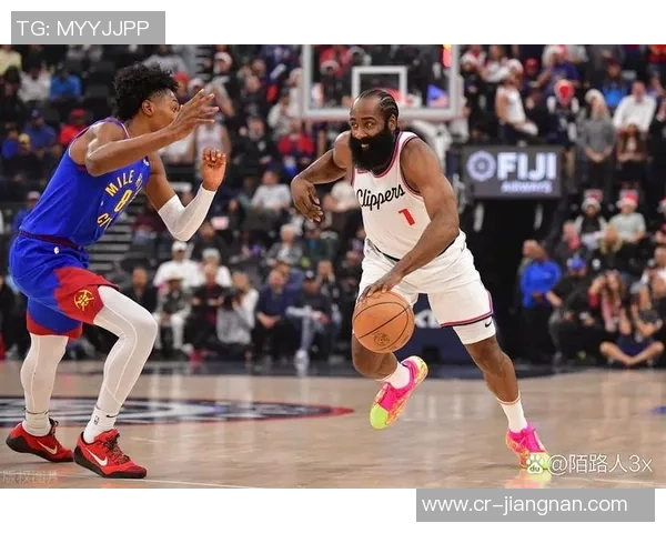 戈登状态火热半场完美表现砍下14分外加3篮板1助攻助力球队奋勇争先 戈登状态火热半场完美表现砍下14分外加3篮板1助攻助力球队奋勇争先