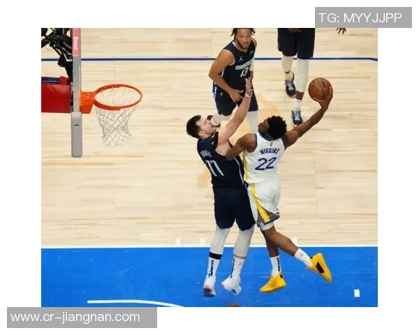 追梦回忆维金斯季后赛神扣东契奇震撼全场的瞬间