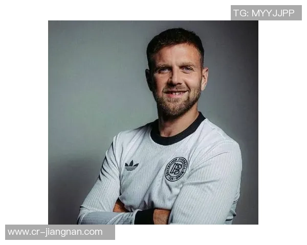 西汉姆瞄准罗马前锋多夫比克计划替代转会米兰的菲尔克鲁格