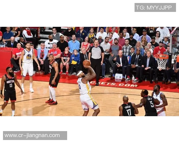 哈克斯替补出彩12投9中高效贡献19分5助攻2抢断助力球队胜利