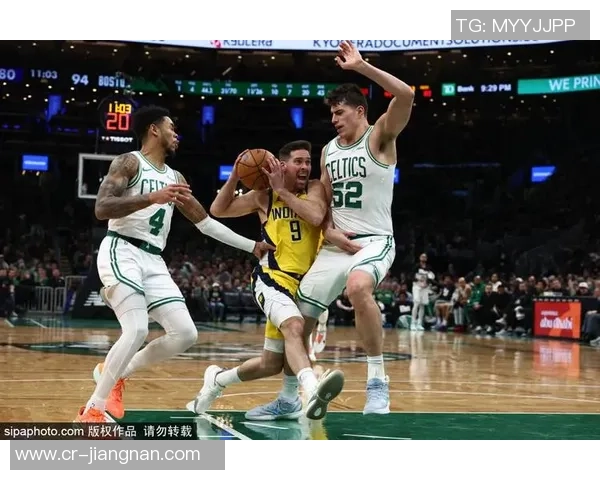 西蒙斯与普理查德联手发威半场三分雨助力球队28分狂潮